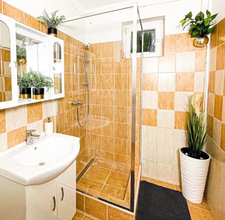 Villa Blue Apartman Szekszárd Eksteriør billede